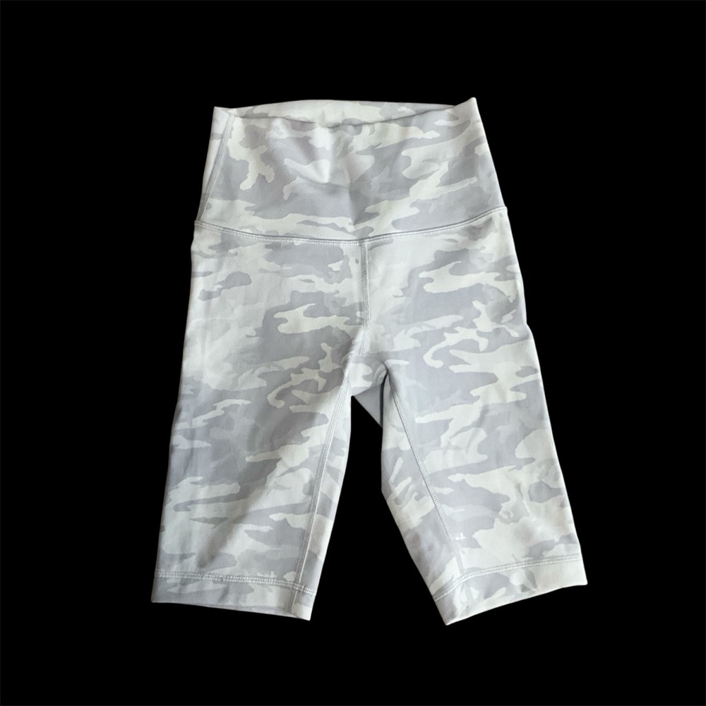 Lululemon Camouflage Print Shorts size 4